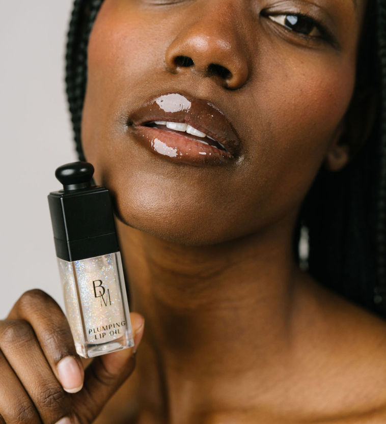 Everything You Need to Know About Lip Plumping Oil: Most Googled Questions—Answered by Bellamarque