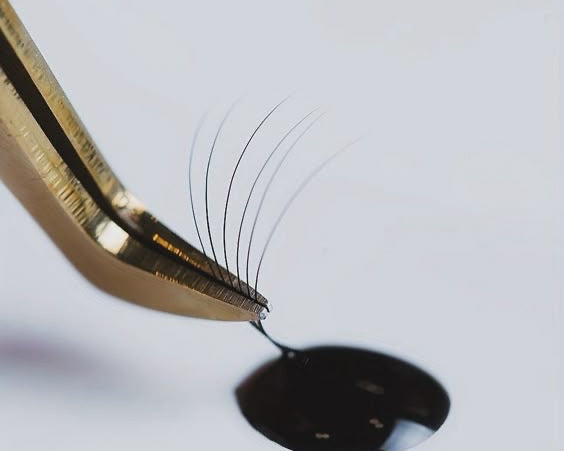 Commonly Asked Questions About Eyelash Extension Tweezers