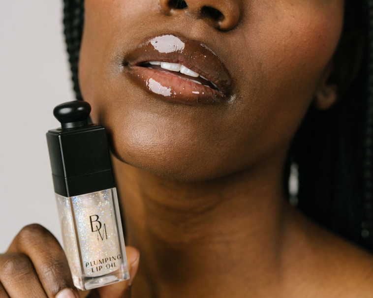Everything You Need to Know About Lip Plumping Oil: Most Googled Questions—Answered by Bellamarque